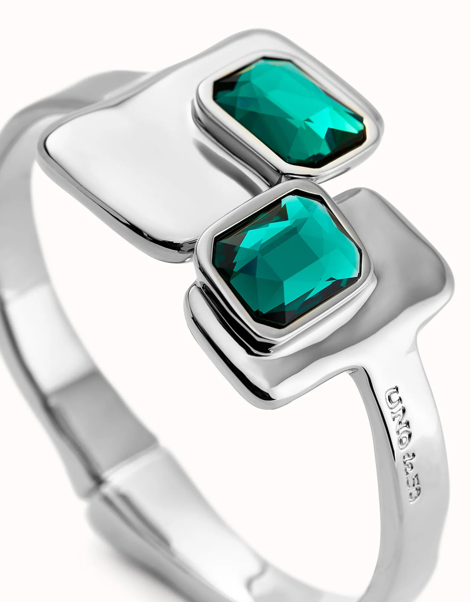 Bangle bracelet with green crystals
