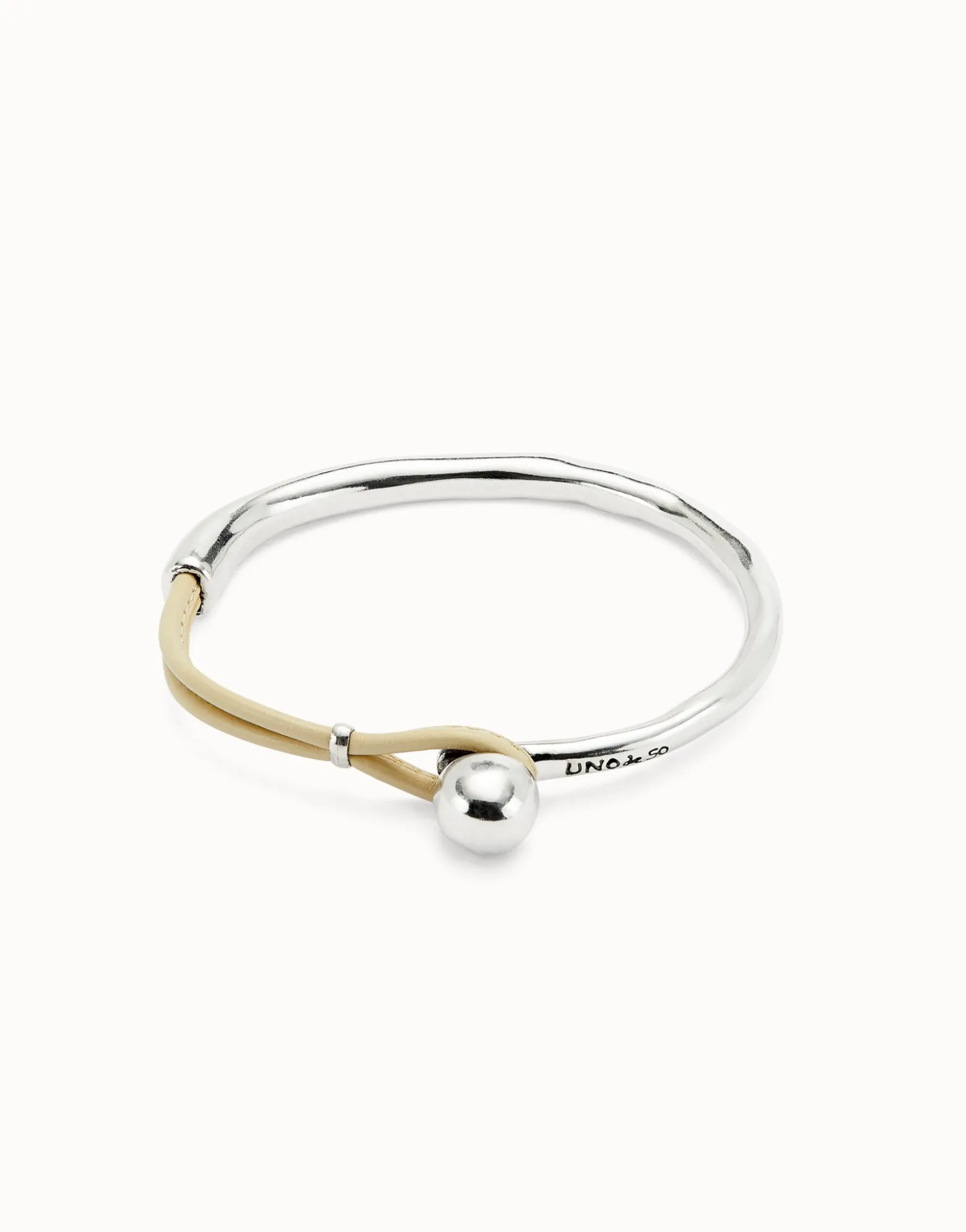 Bangle bracelet with ivory leather
