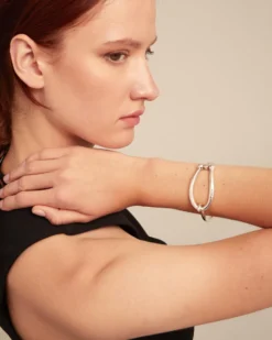 Bangle bracelet with large link