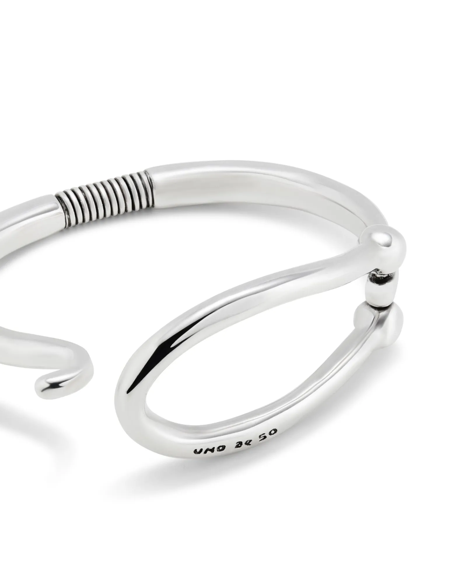 Bangle bracelet with large link
