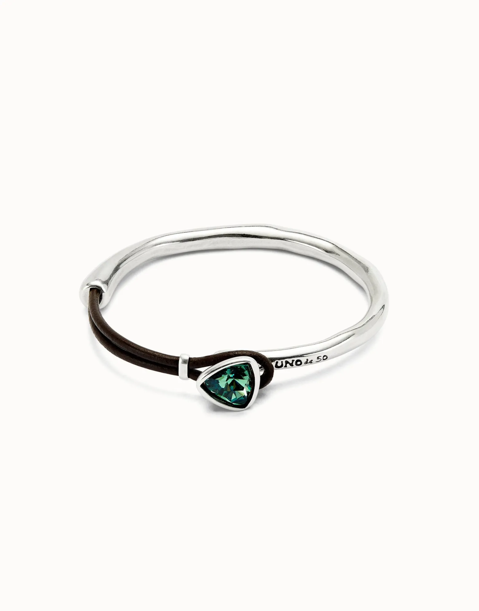 Bangle bracelet with leather and green crystal