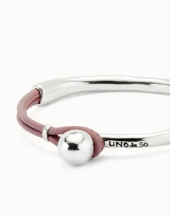 Bangle bracelet with lilac leather