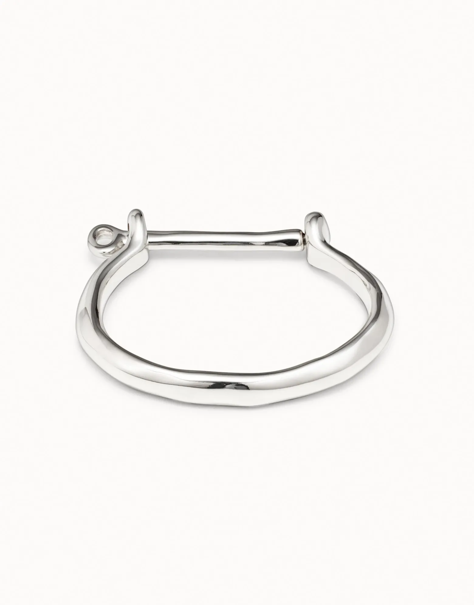Bangle bracelet with shackle‑style clasp
