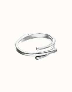 Bangle bracelet with three intertwined organic shapes