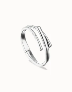 Bangle bracelet with three intertwined organic shapes
