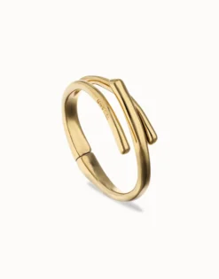 Bangle bracelet with three intertwined organic shapes