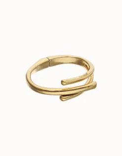 Bangle bracelet with three intertwined organic shapes