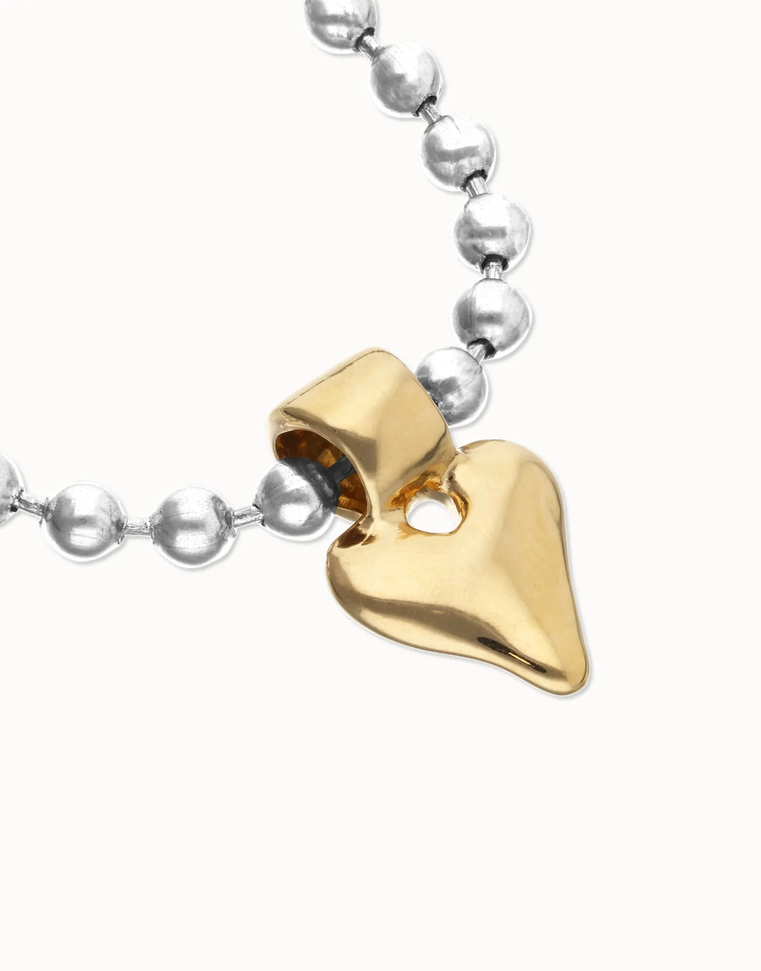 Bead bracelet with heart detail