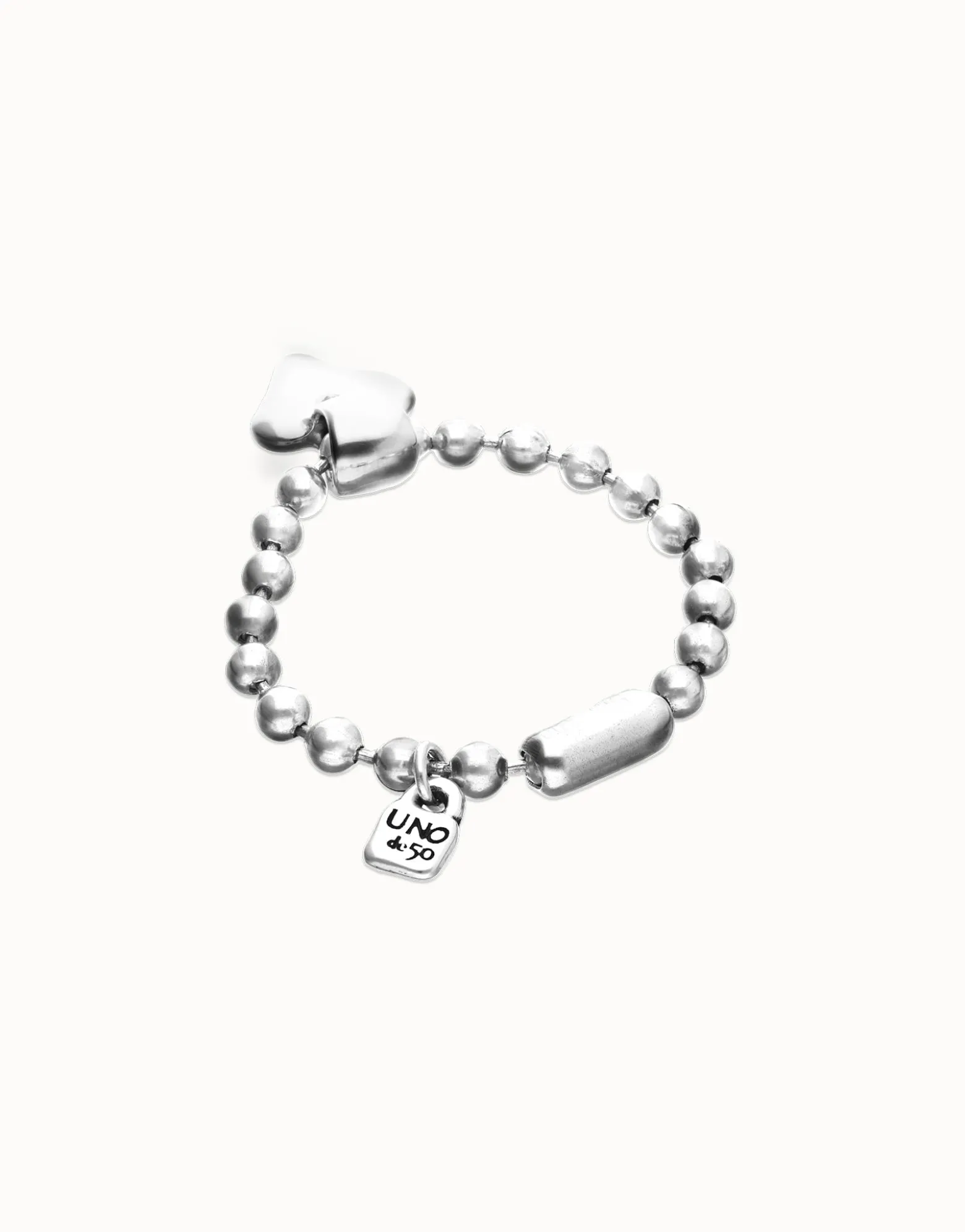Bead bracelet with heart detail