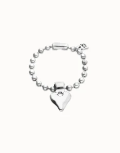 Bead bracelet with heart detail