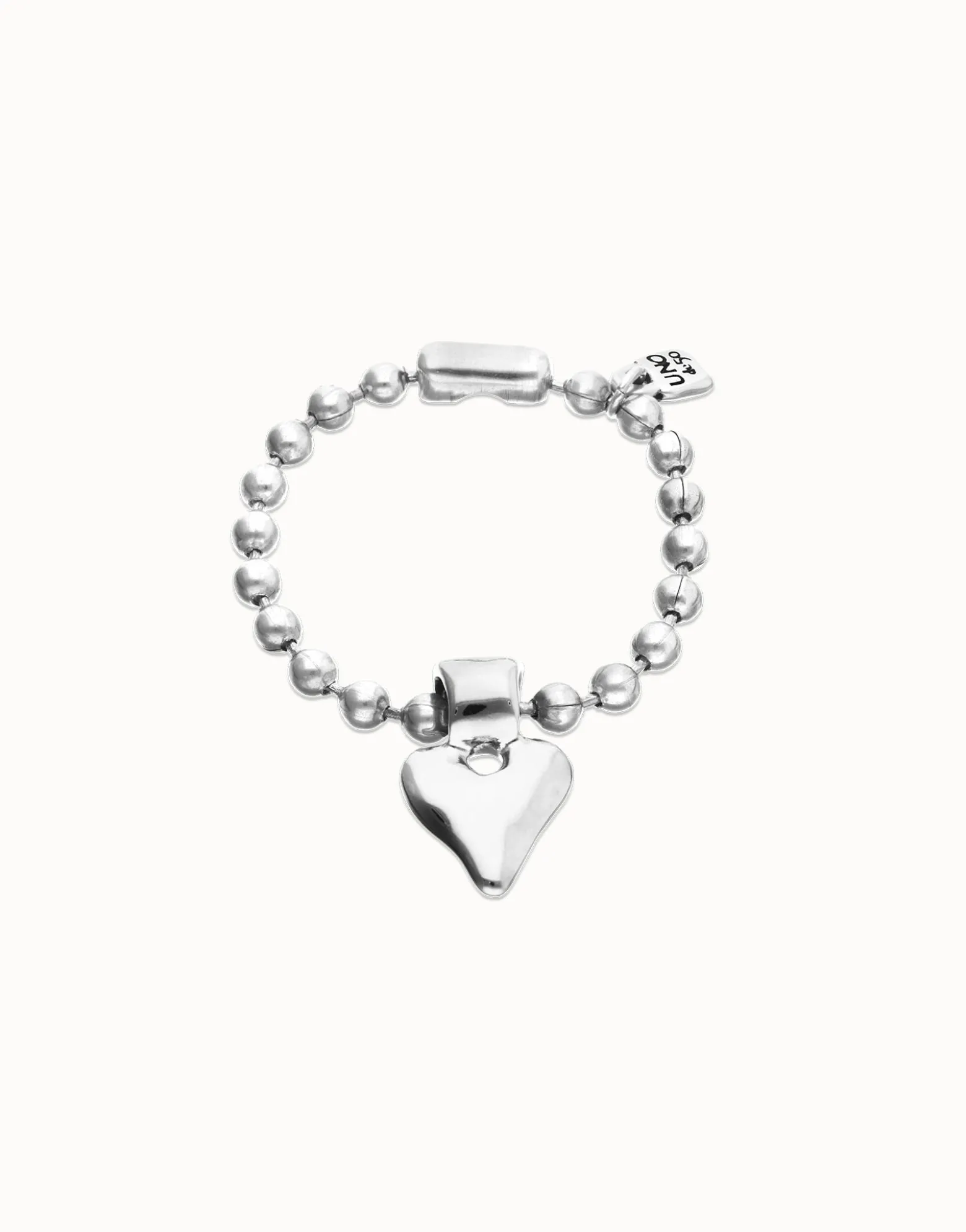 Bead bracelet with heart detail