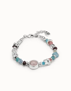 Beaded bracelet with crystals