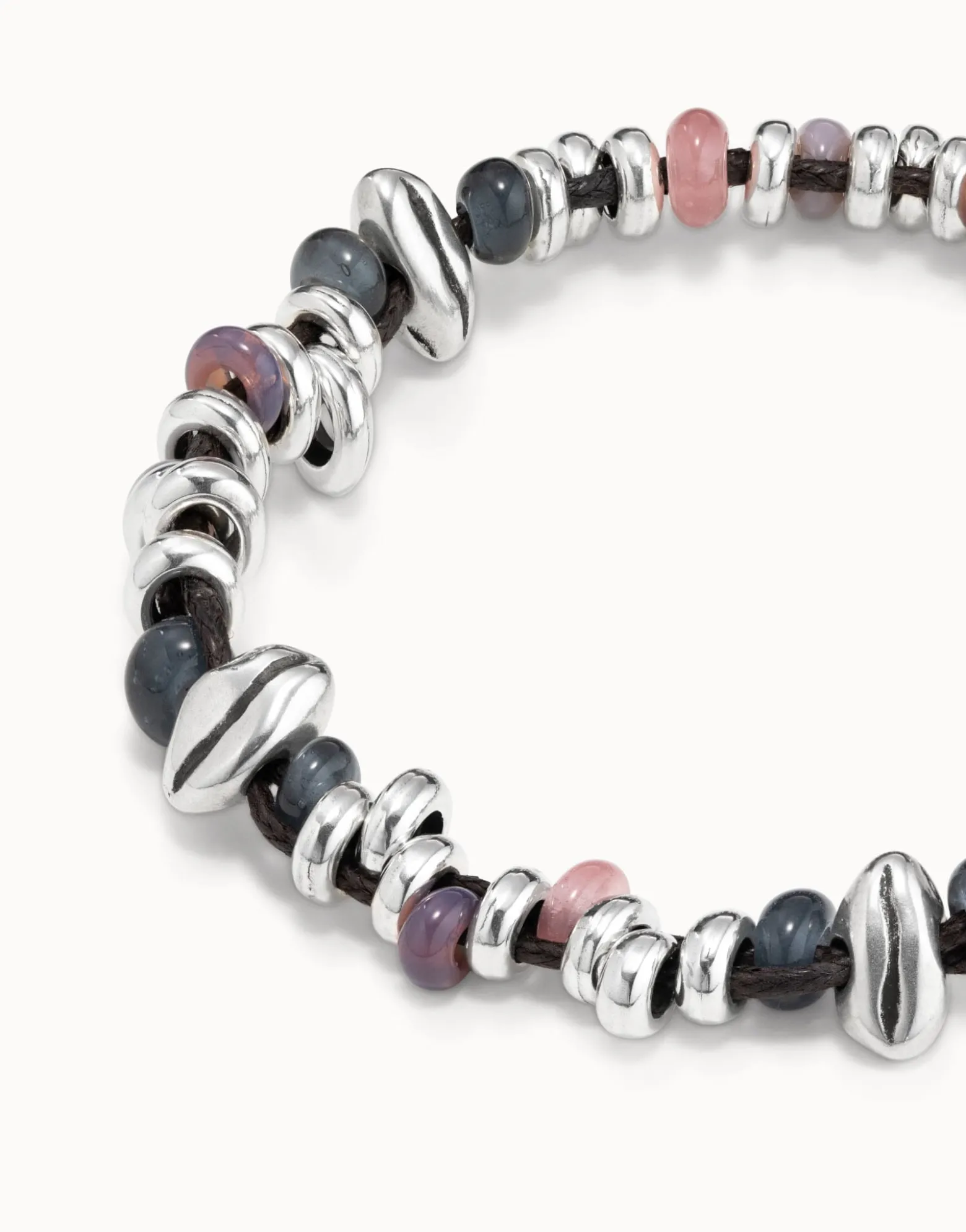 Beaded bracelet with leather