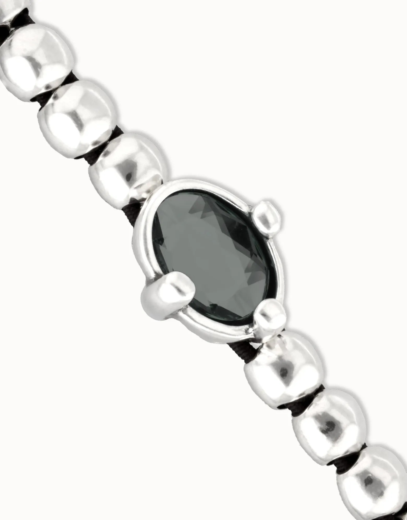 Beaded bracelet with oval faceted black crystal