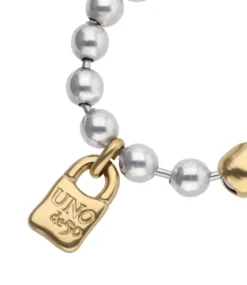 Beaded bracelet with padlock