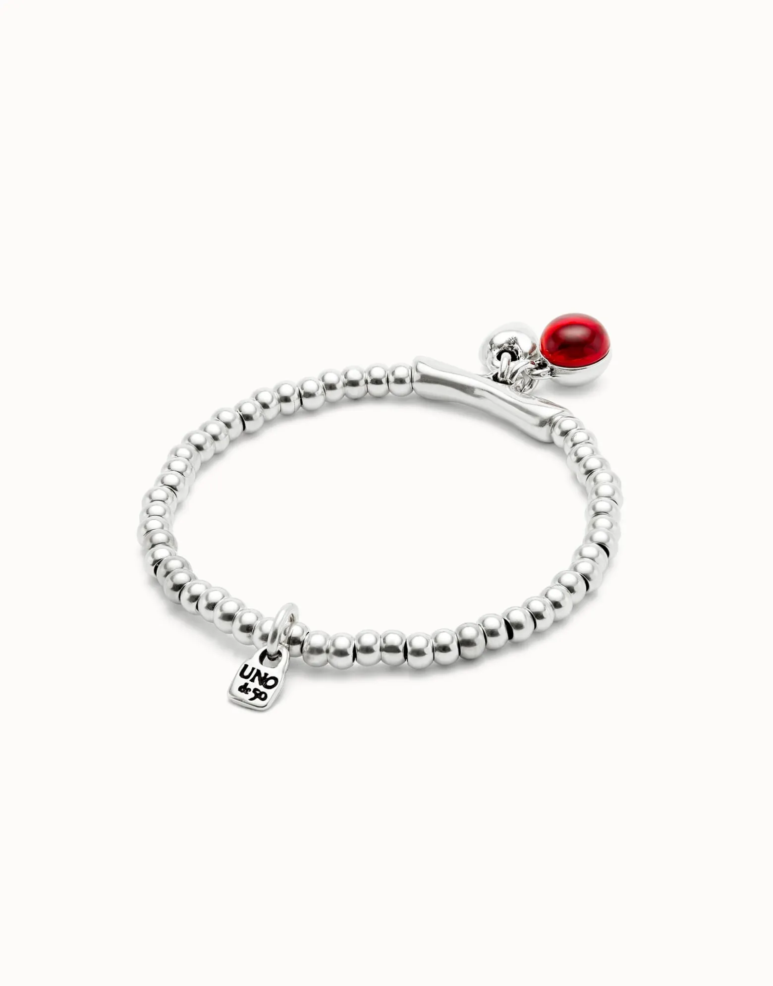 Beaded bracelet with red murano glass