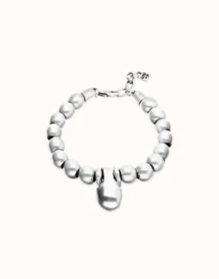 Beaded bracelet with small and large beads