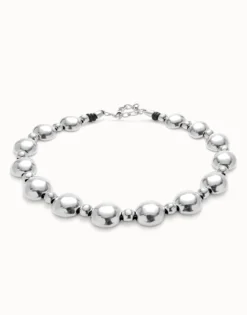 Beaded necklace with larger central bead
