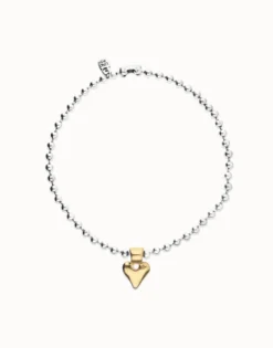 Beaded short necklace with heart detail