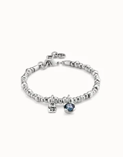 Beaded stretch bracelet with blue crystal