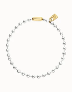 Bead necklace with contrasting accents