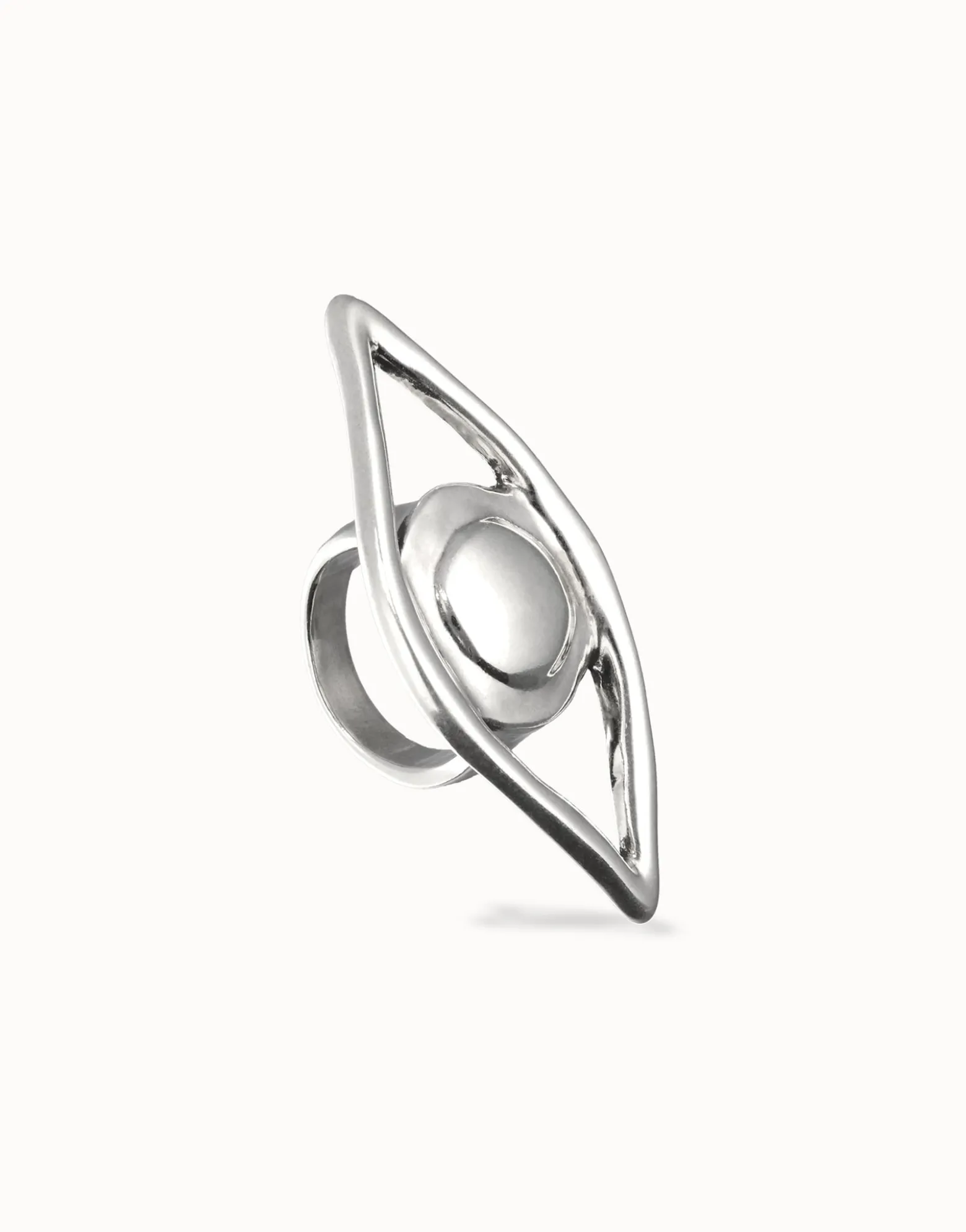 Big eye-shaped ring