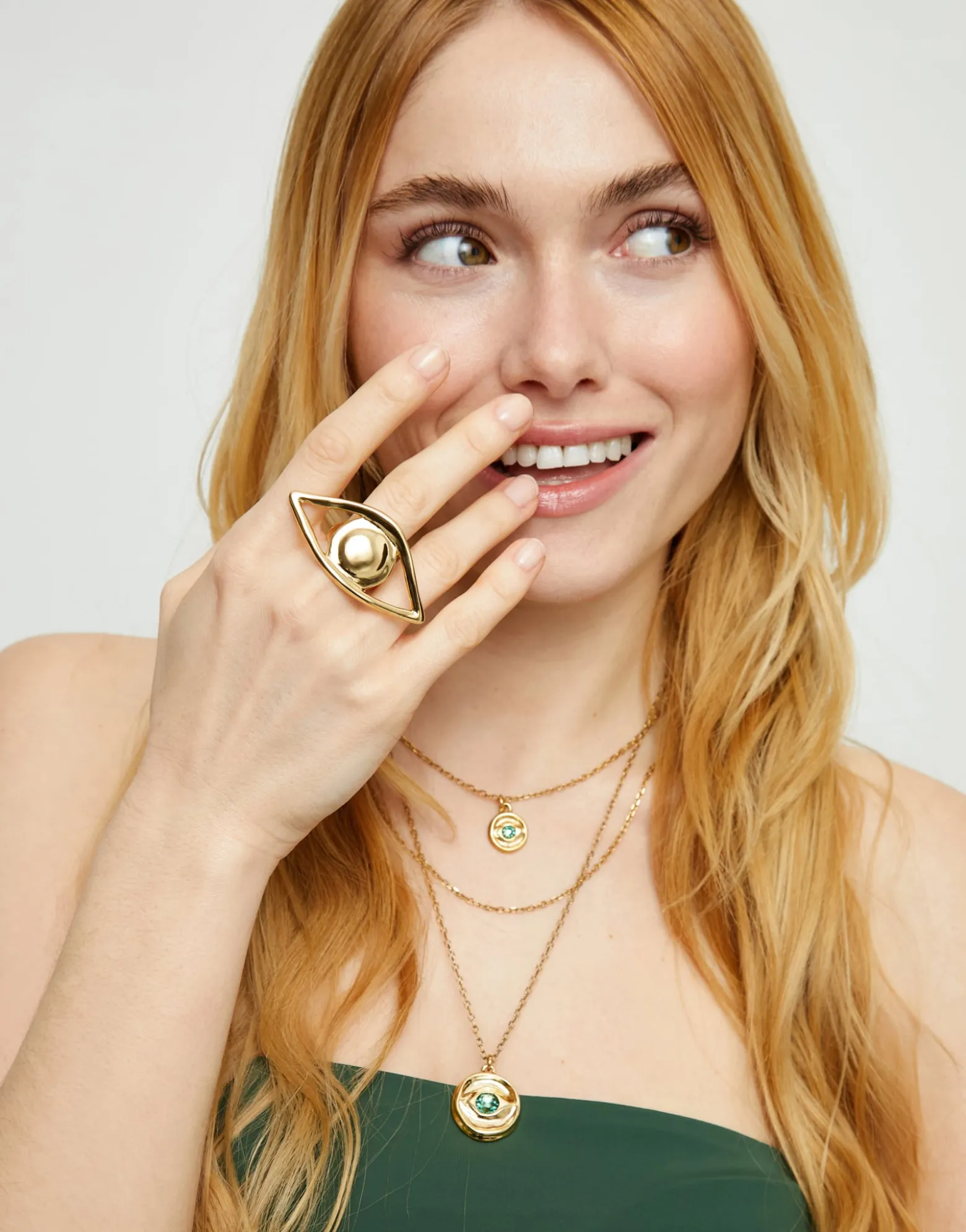 Big eye-shaped ring