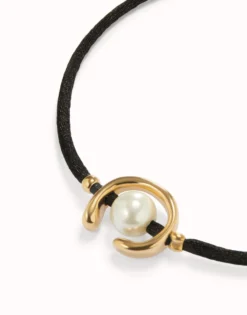 Black cord bracelet with a pearl