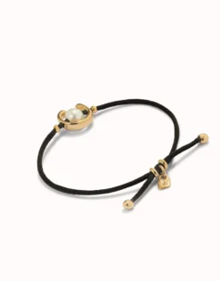 Black cord bracelet with a pearl