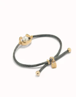 Black cord bracelet with a pearl