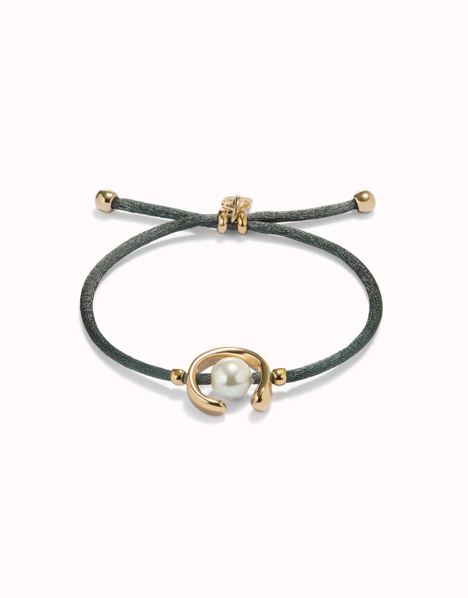Black cord bracelet with a pearl