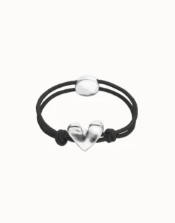Black elastic thread bracelet with heart