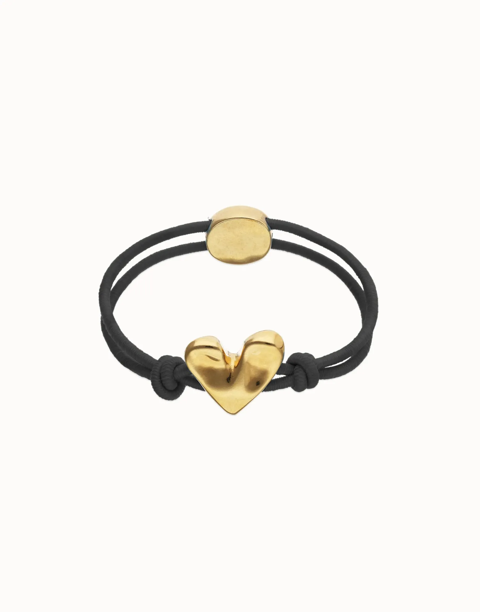 Black elastic thread bracelet with heart