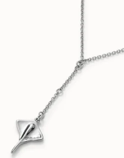 Body chain with manta ray