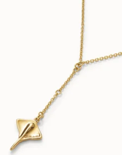 Body chain with manta ray
