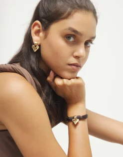 Bracelet in silk thread and brown leather with heart