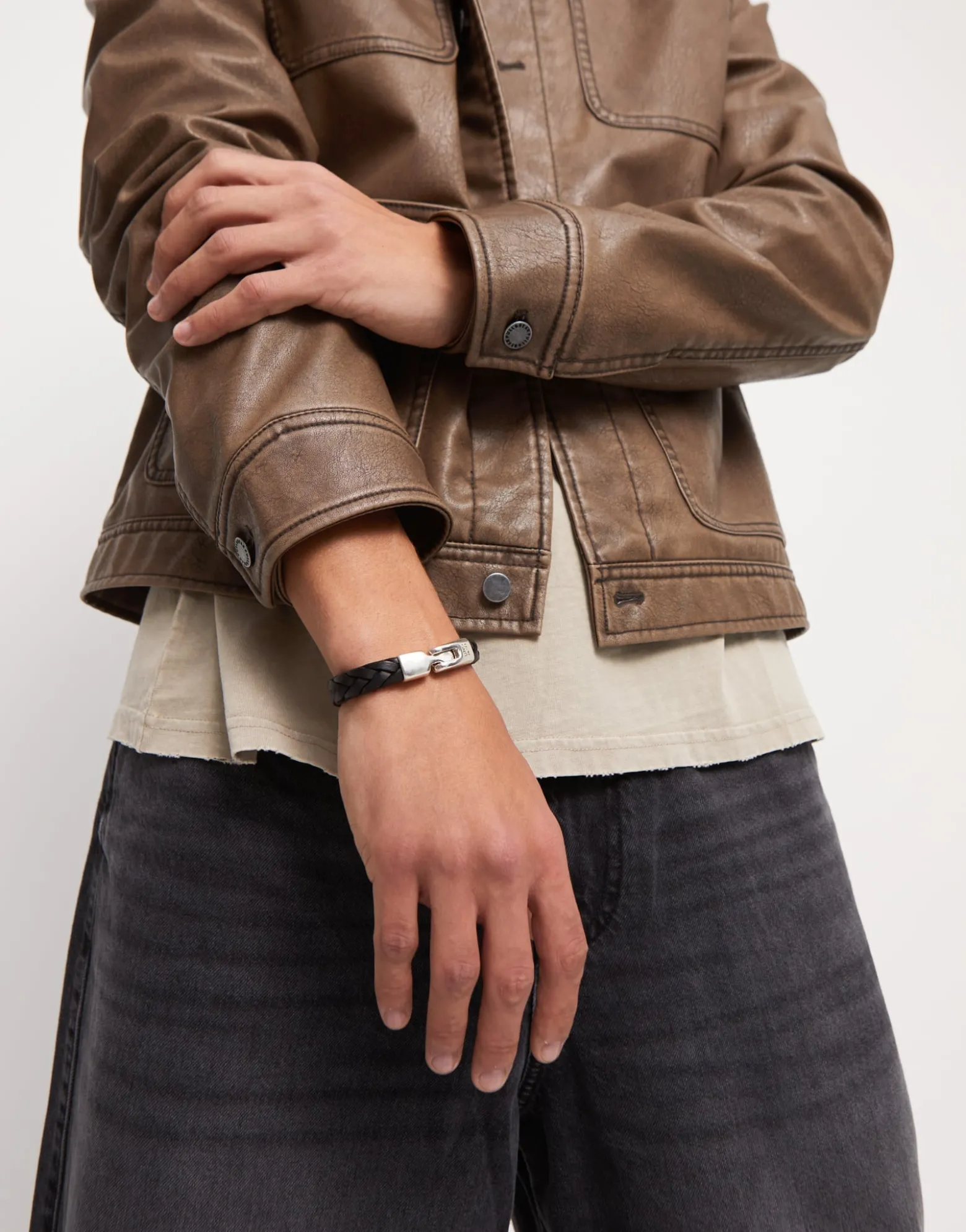 Braided bracelet with clasp