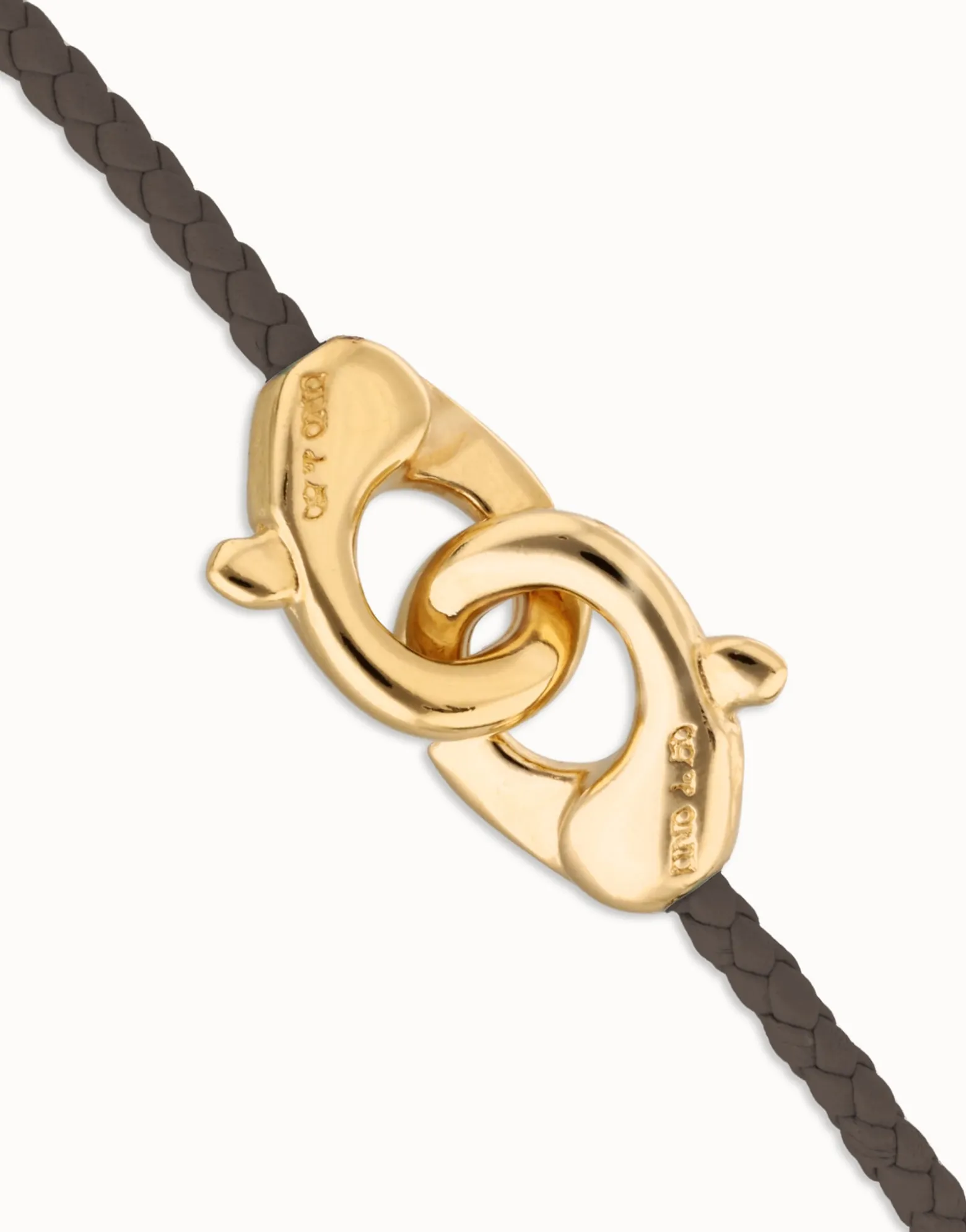 Brown leather bracelet with interlocking carabiner