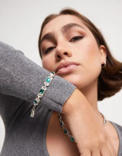 Chain bracelet with green crystals