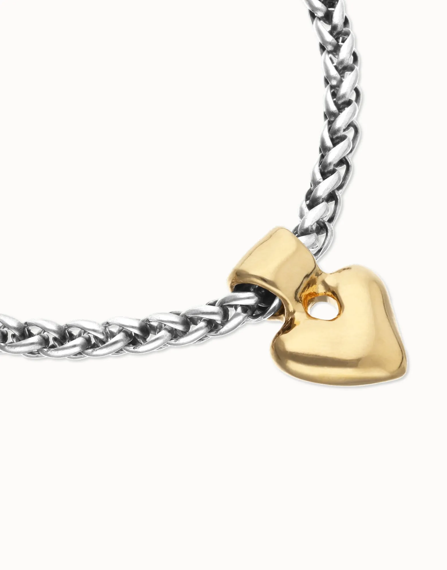 Chain bracelet with small heart detail