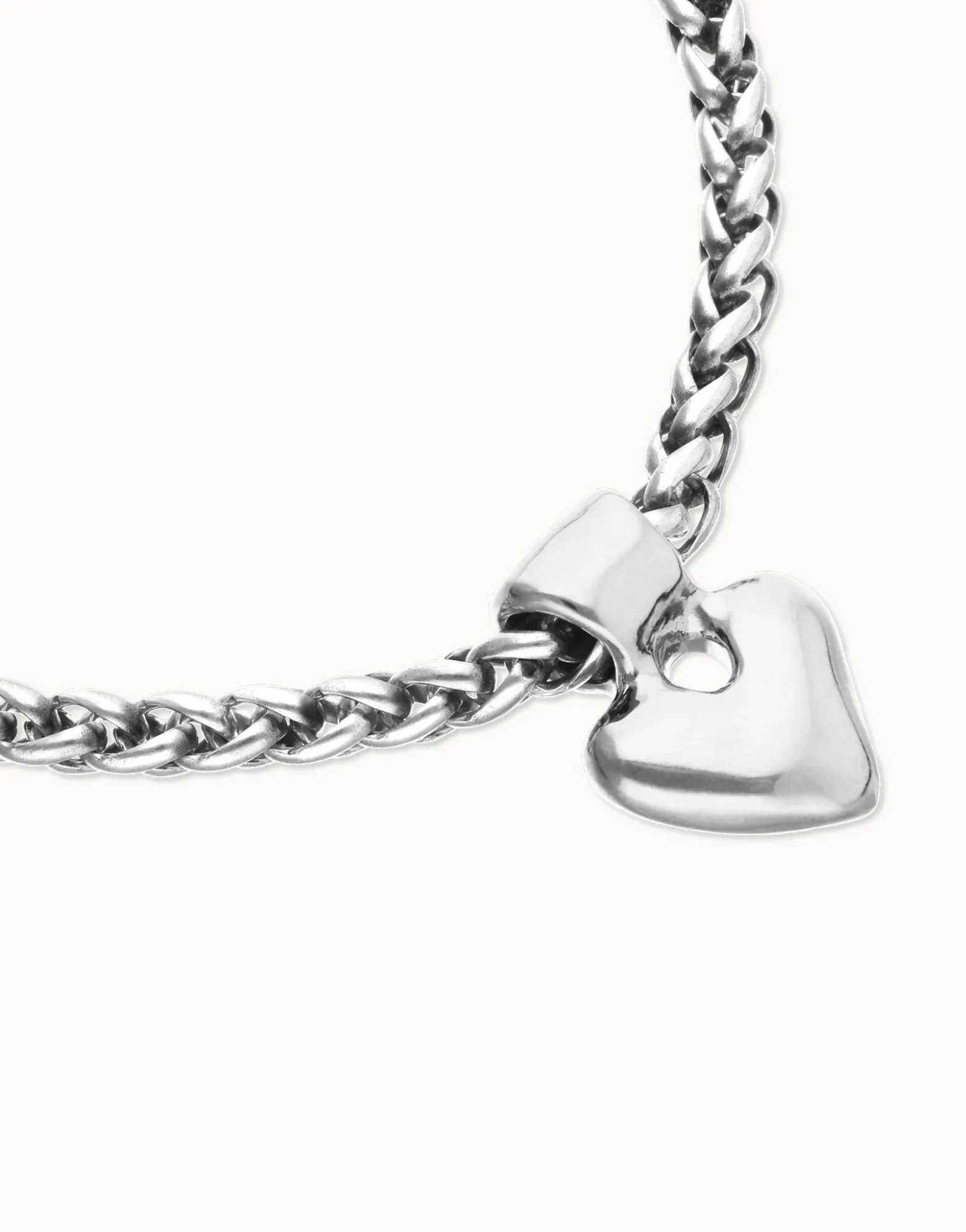 Chain bracelet with small heart detail