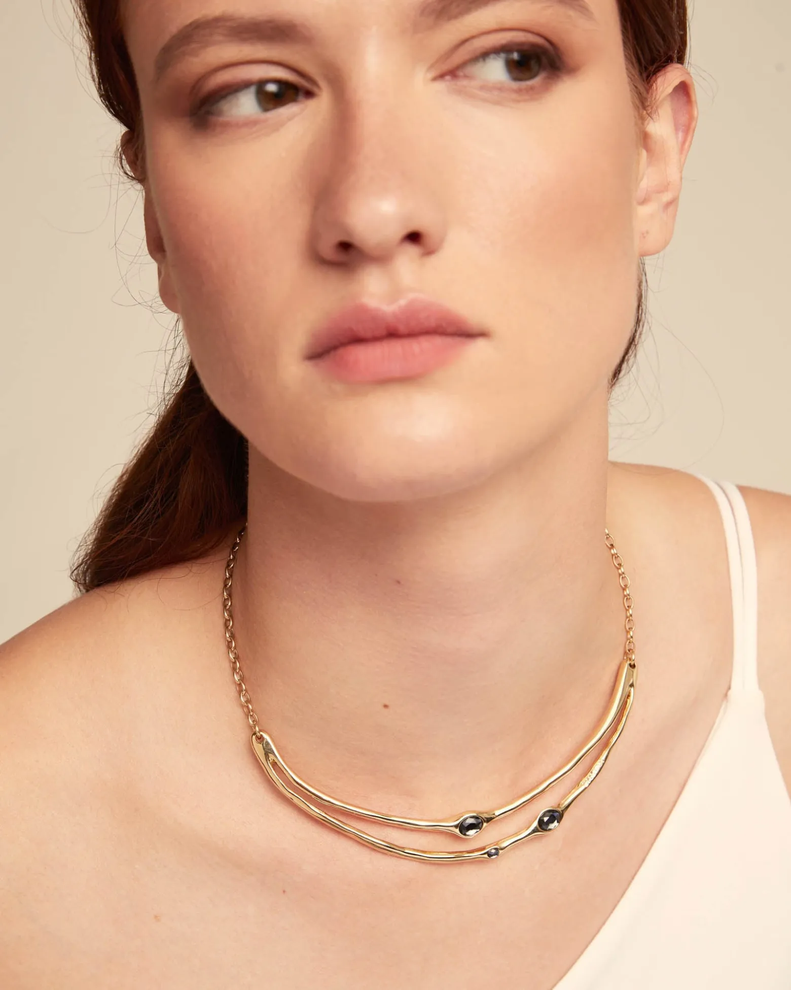 Choker necklace with crystals