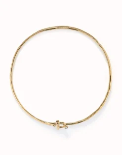 Choker necklace with front clasp and white topaz