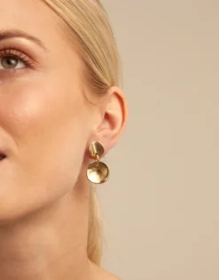 Circle drop earrings