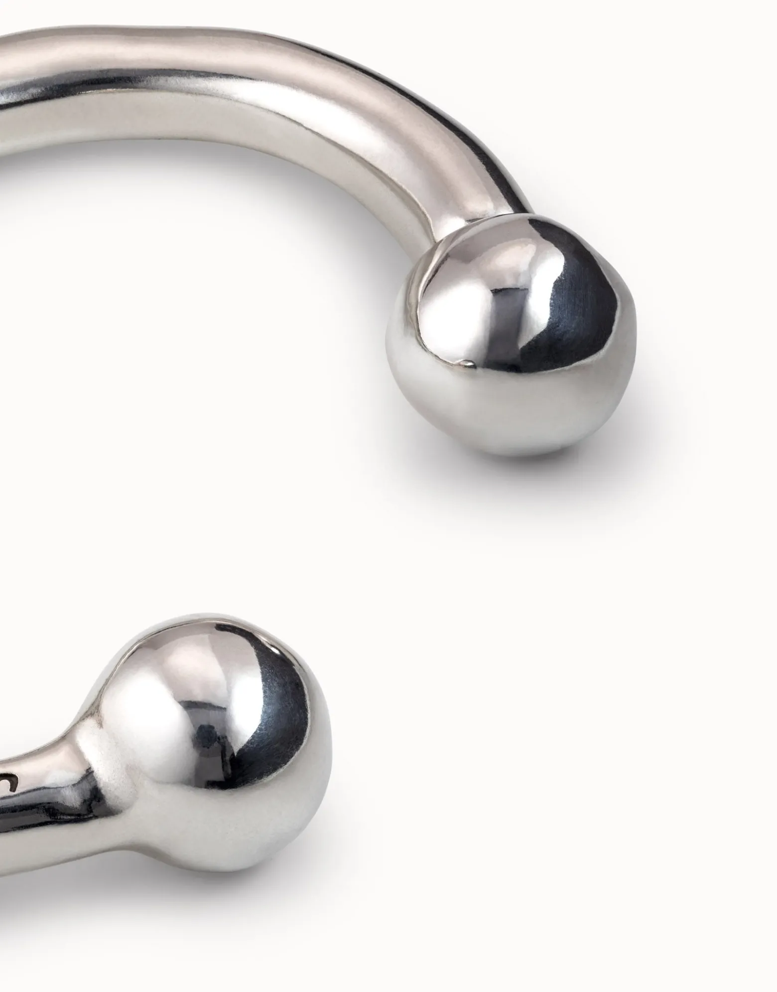 Classic‑design bracelet