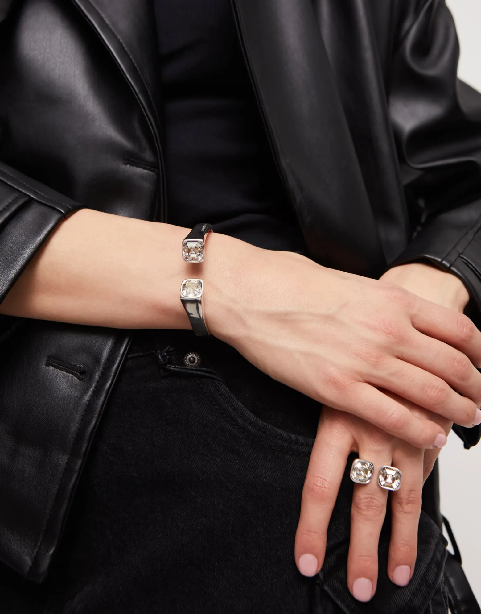 Cuff bracelet with white crystal