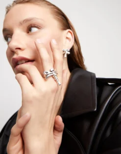 Dragonfly shape ring