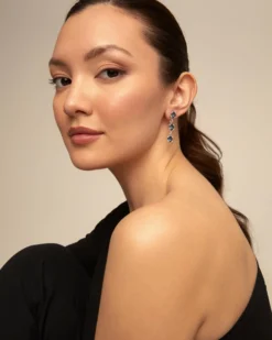 Drop earrings with blue crystals