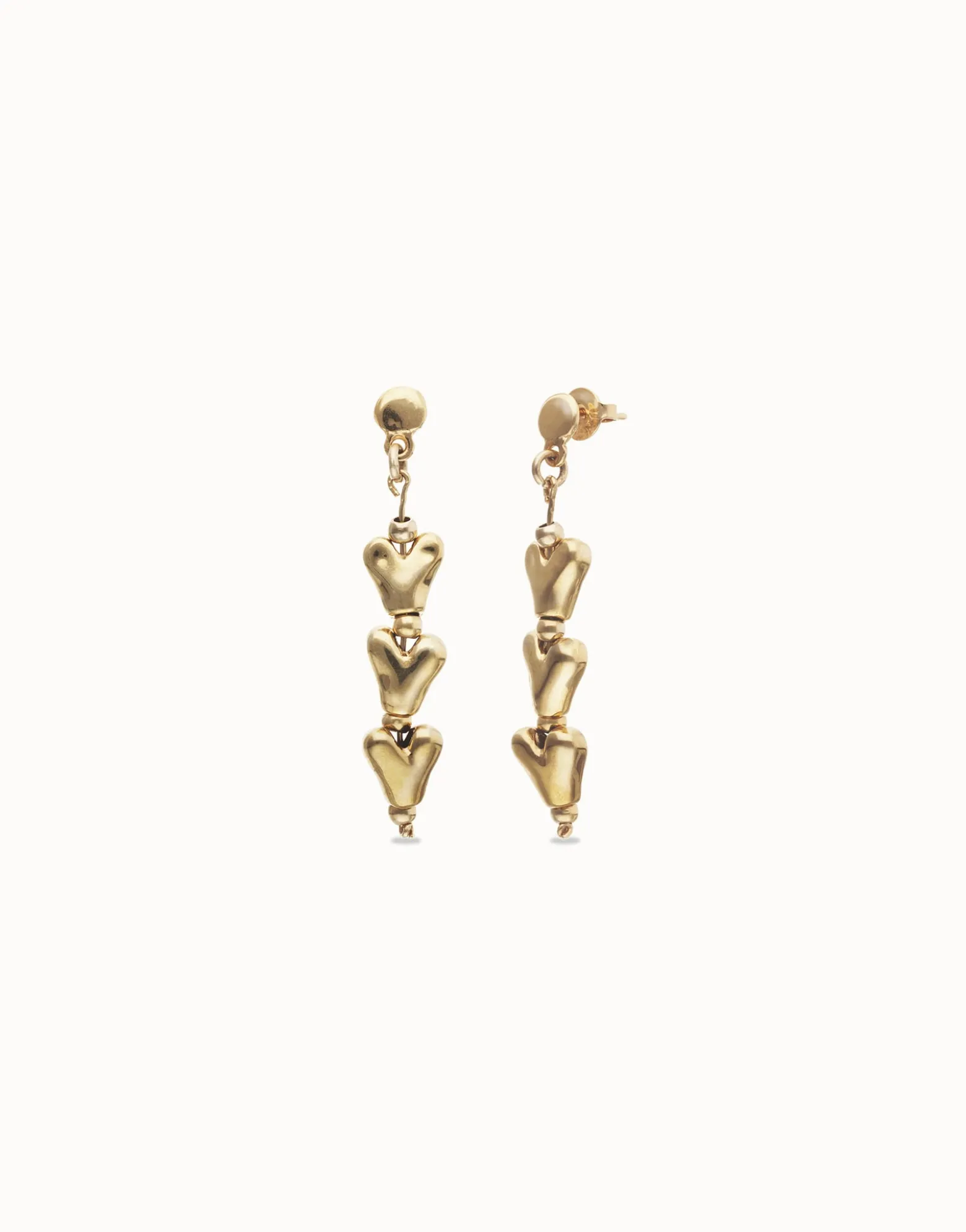 Drop earrings with chained hearts
