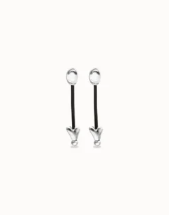 Drop earrings with leather and chained hearts
